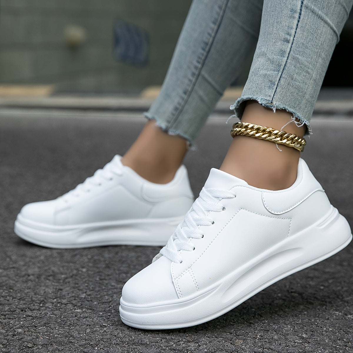 Romy – Weiße Leder-Sneaker in Clean Look