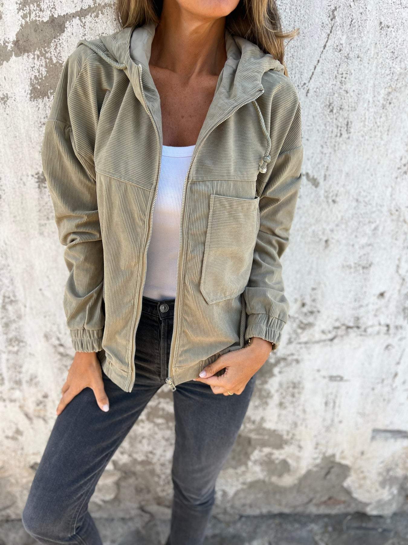 Ariellee – Lässige Jacke mit Kapuze und Reißverschluss