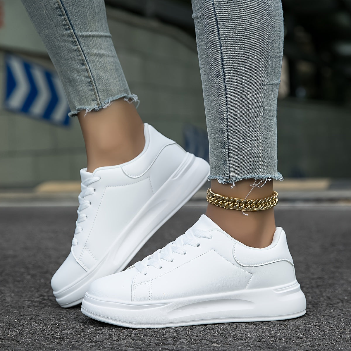 Romy – Weiße Leder-Sneaker in Clean Look