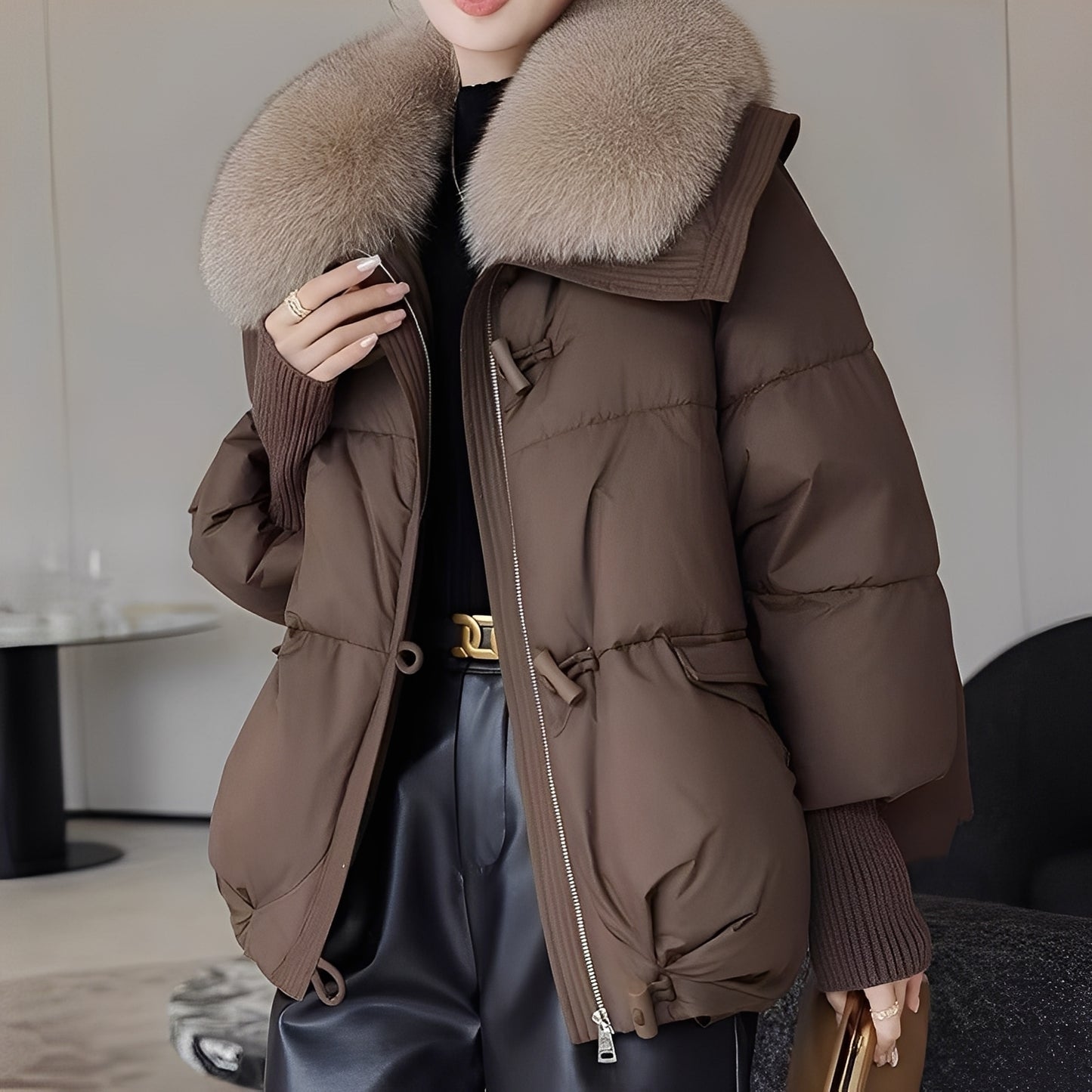 Victoria - elegante Windbreaker-Daunenjacke mit Pelzkragen für Damen