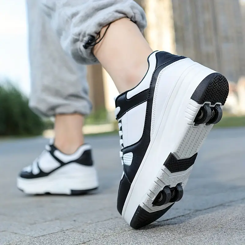 Mikee - Bequeme Rollschuh Sneaker Cool