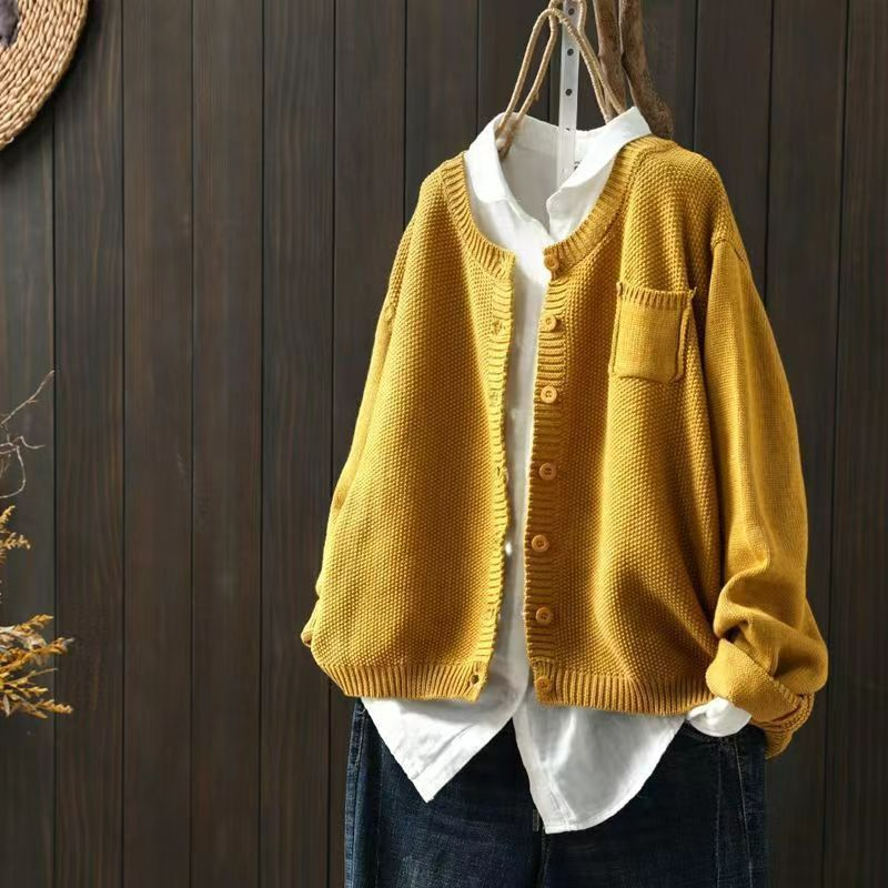 Alice - Klassische Strickjacke mit Knopfleiste