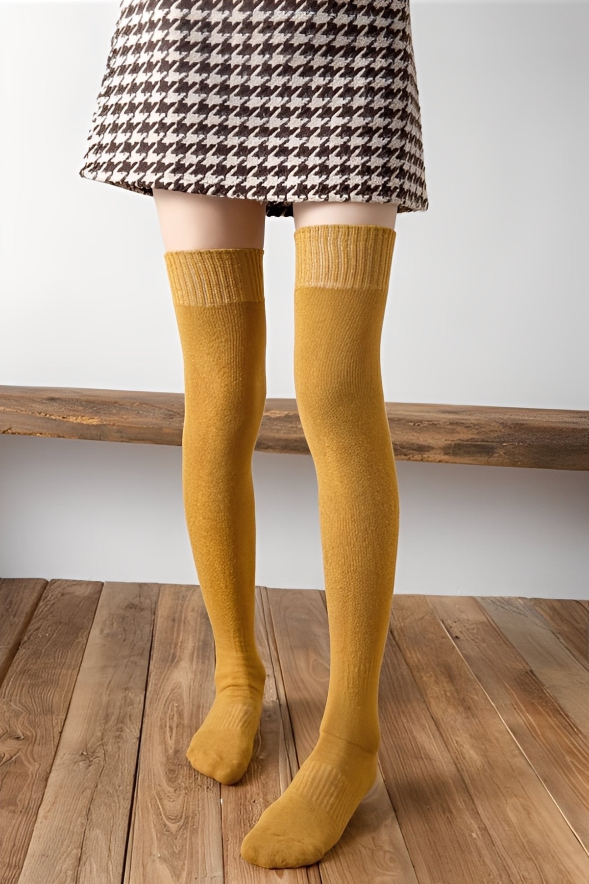 Hillary - Warme Overknee-Socken aus Samt für Damen