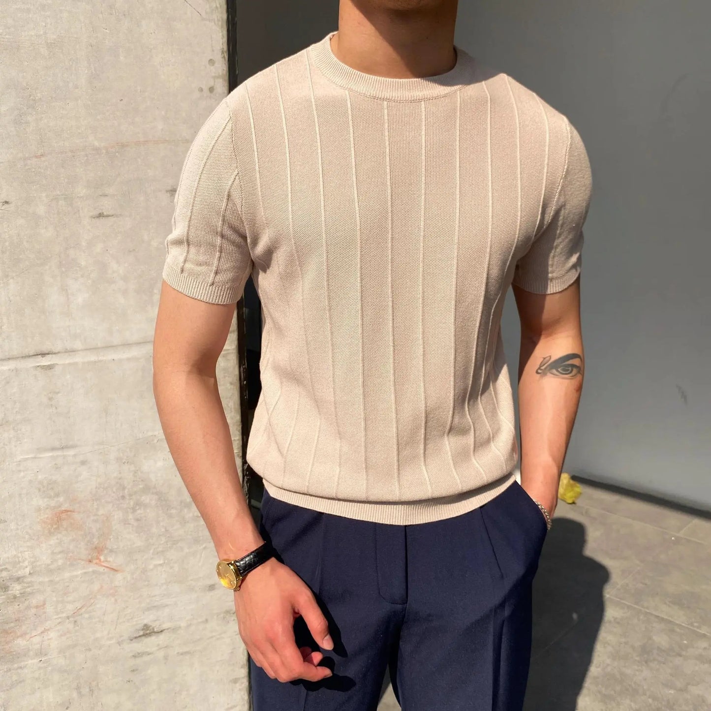Sokka - Geripptes, legeres T-Shirt für Männer