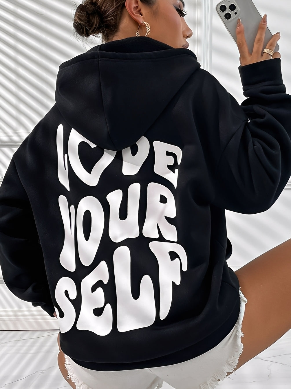 Marian - Modischer Hoodie mit Statement-Design für Damen