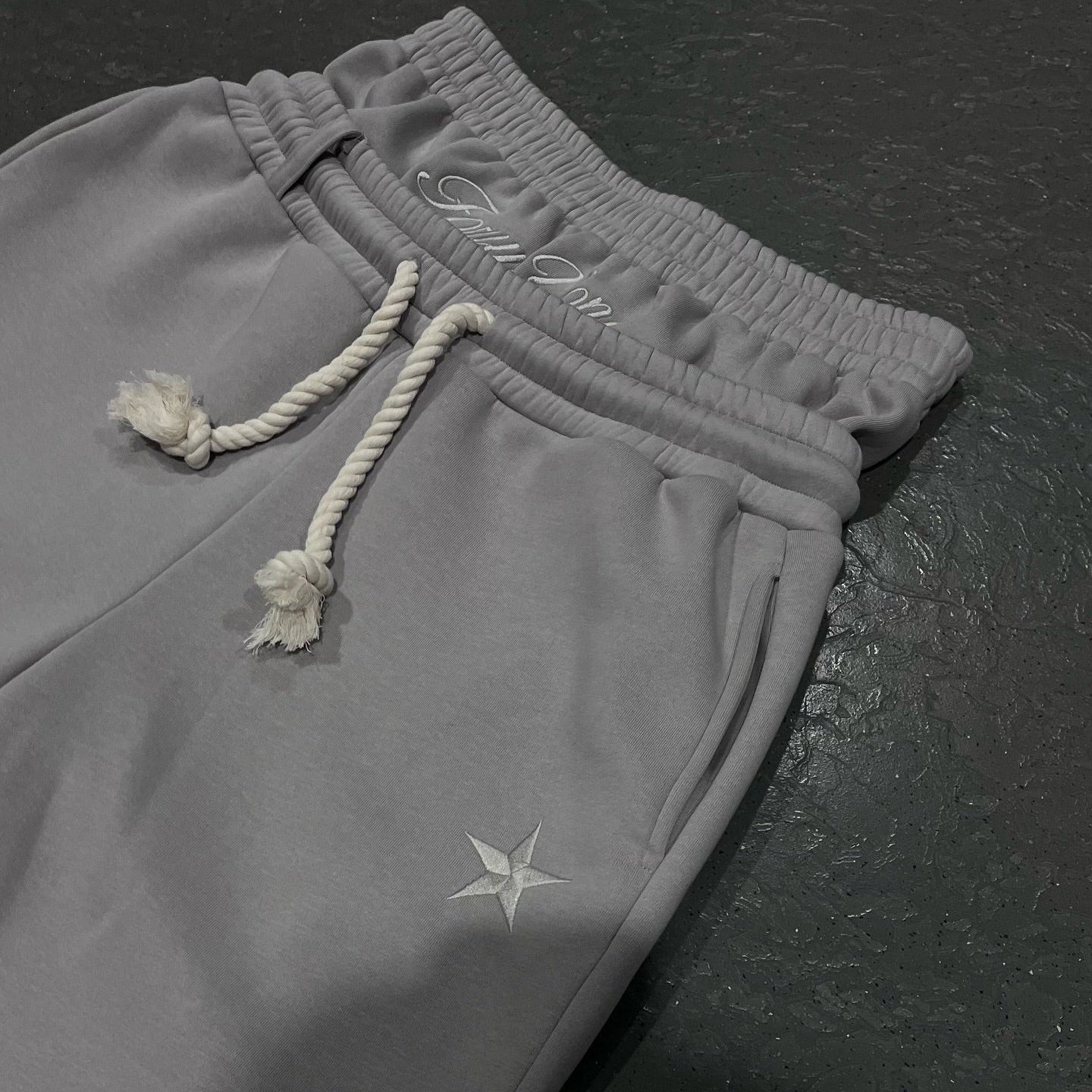 Felix – Locker geschnittene Unisex-Jogginghose