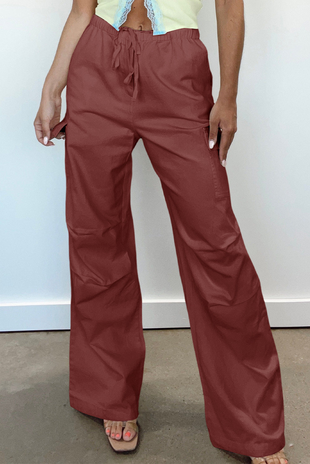 Lira- Weite Cargohose, Roter Kordelzug