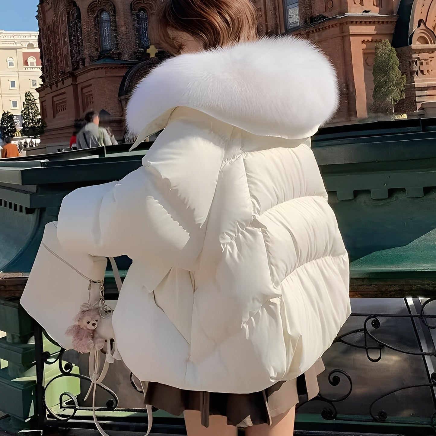 Victoria - elegante Windbreaker-Daunenjacke mit Pelzkragen für Damen