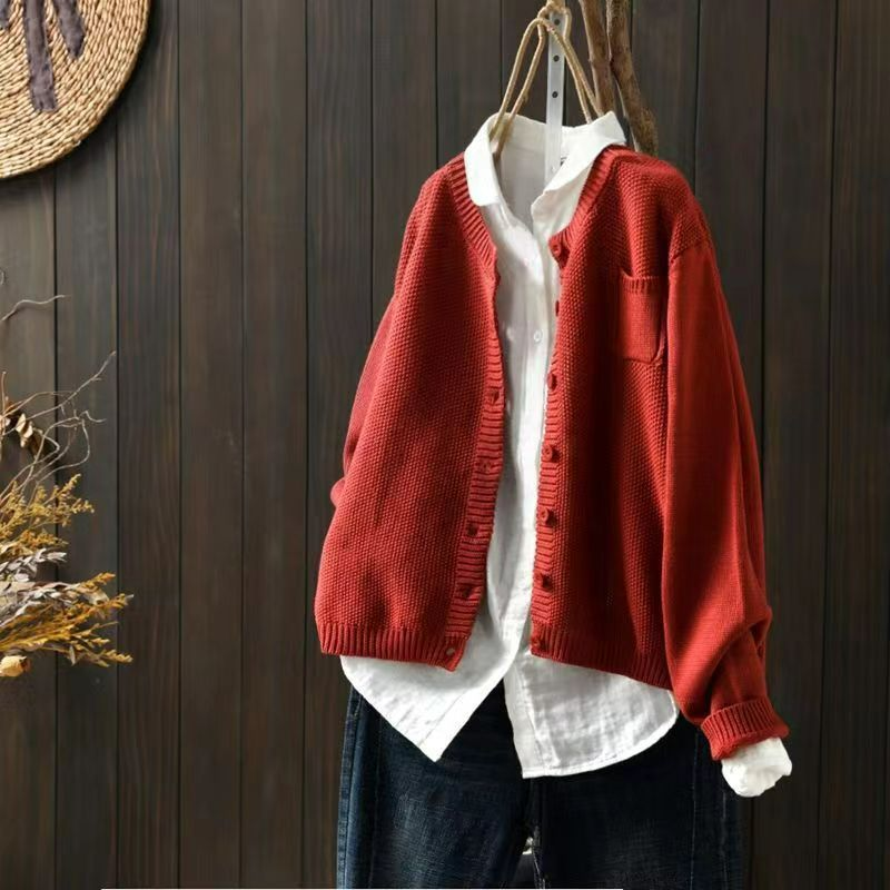 Alice - Klassische Strickjacke mit Knopfleiste