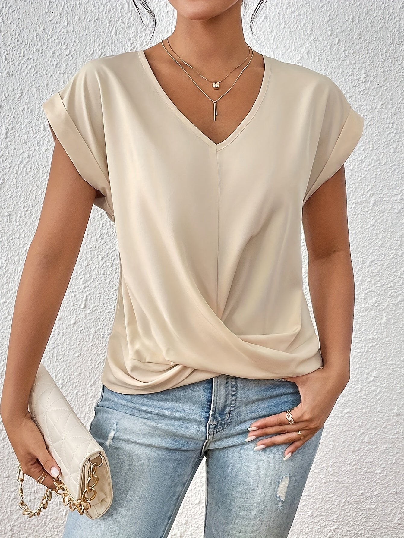 Gunnhild - Damen T-Shirt mit Herz-Ausschnitt