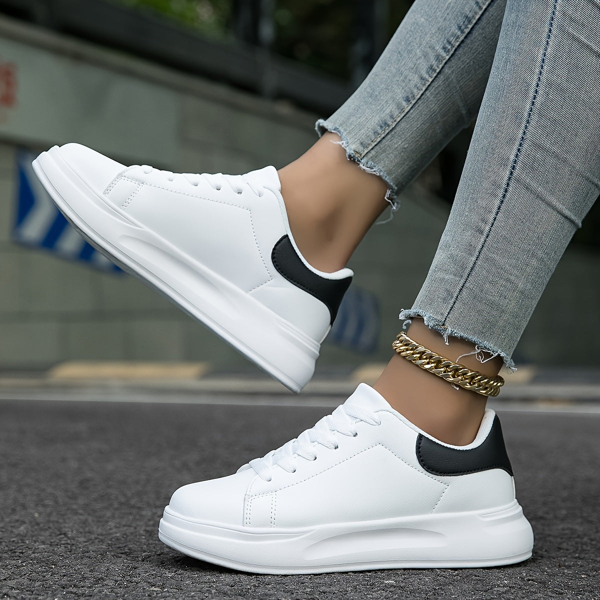 Romy – Weiße Leder-Sneaker in Clean Look