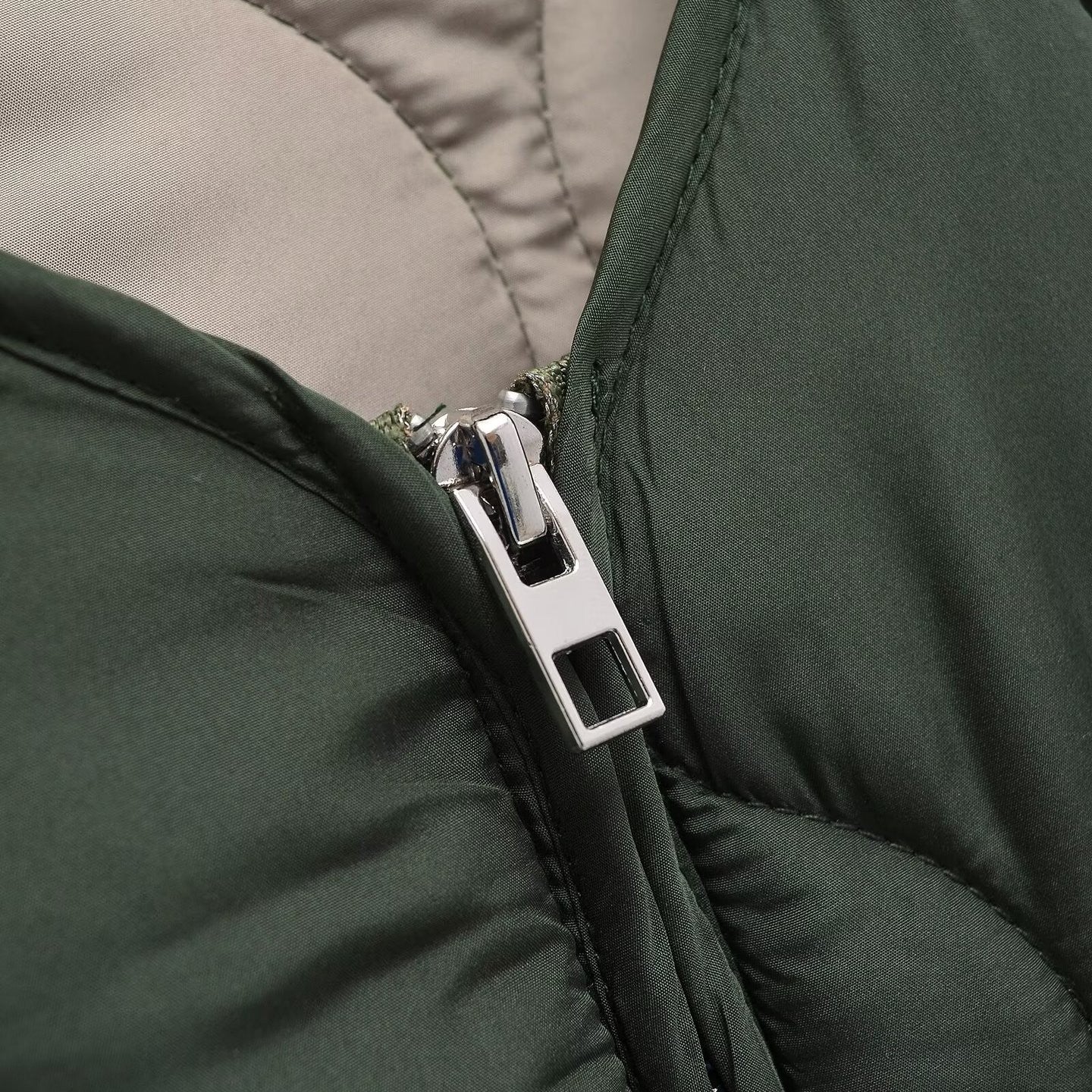 Thelma - Lässiger Mantel mit Rautensteppung für Damen