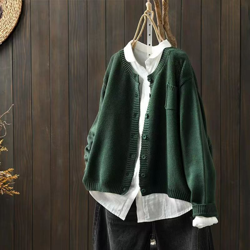 Alice - Klassische Strickjacke mit Knopfleiste