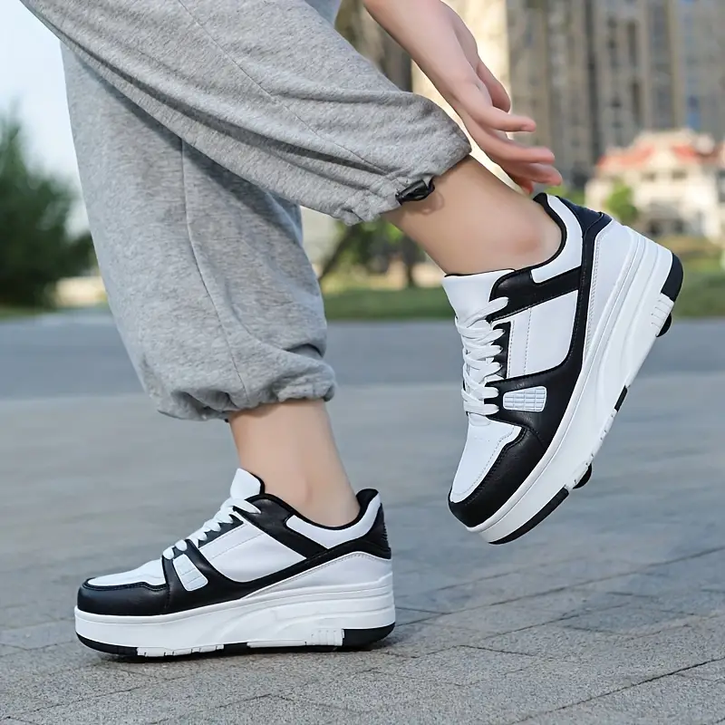 Mikee - Bequeme Rollschuh Sneaker Cool
