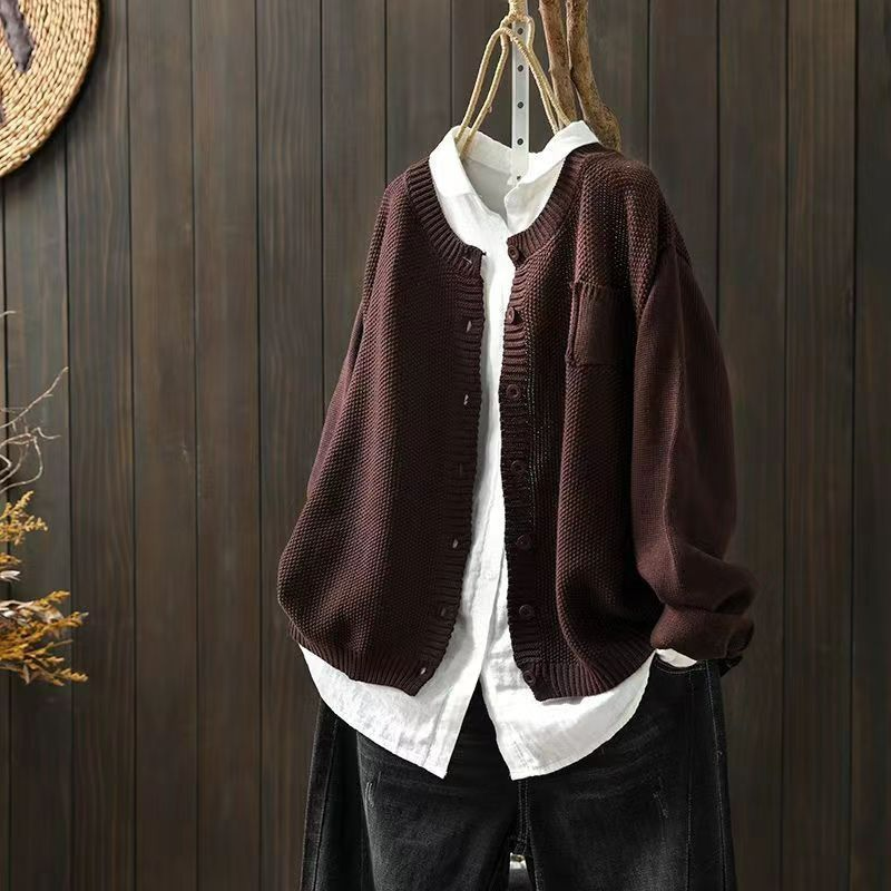 Alice - Klassische Strickjacke mit Knopfleiste