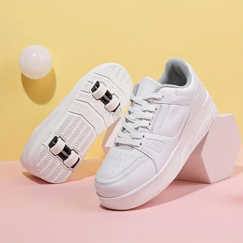 Mikee - Bequeme Rollschuh Sneaker Cool