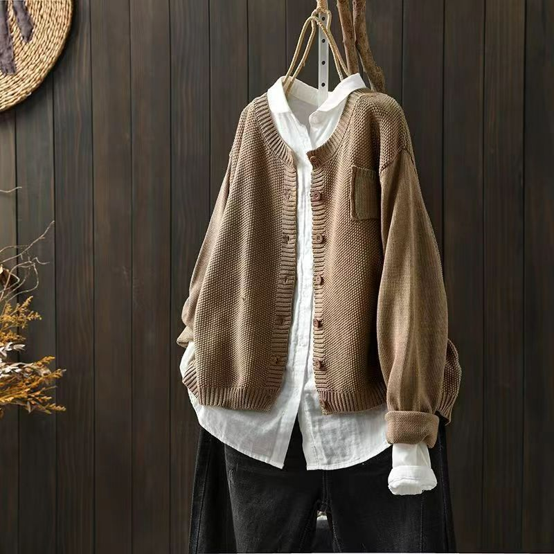 Alice - Klassische Strickjacke mit Knopfleiste