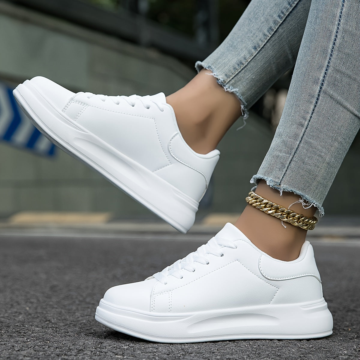 Romy – Weiße Leder-Sneaker in Clean Look