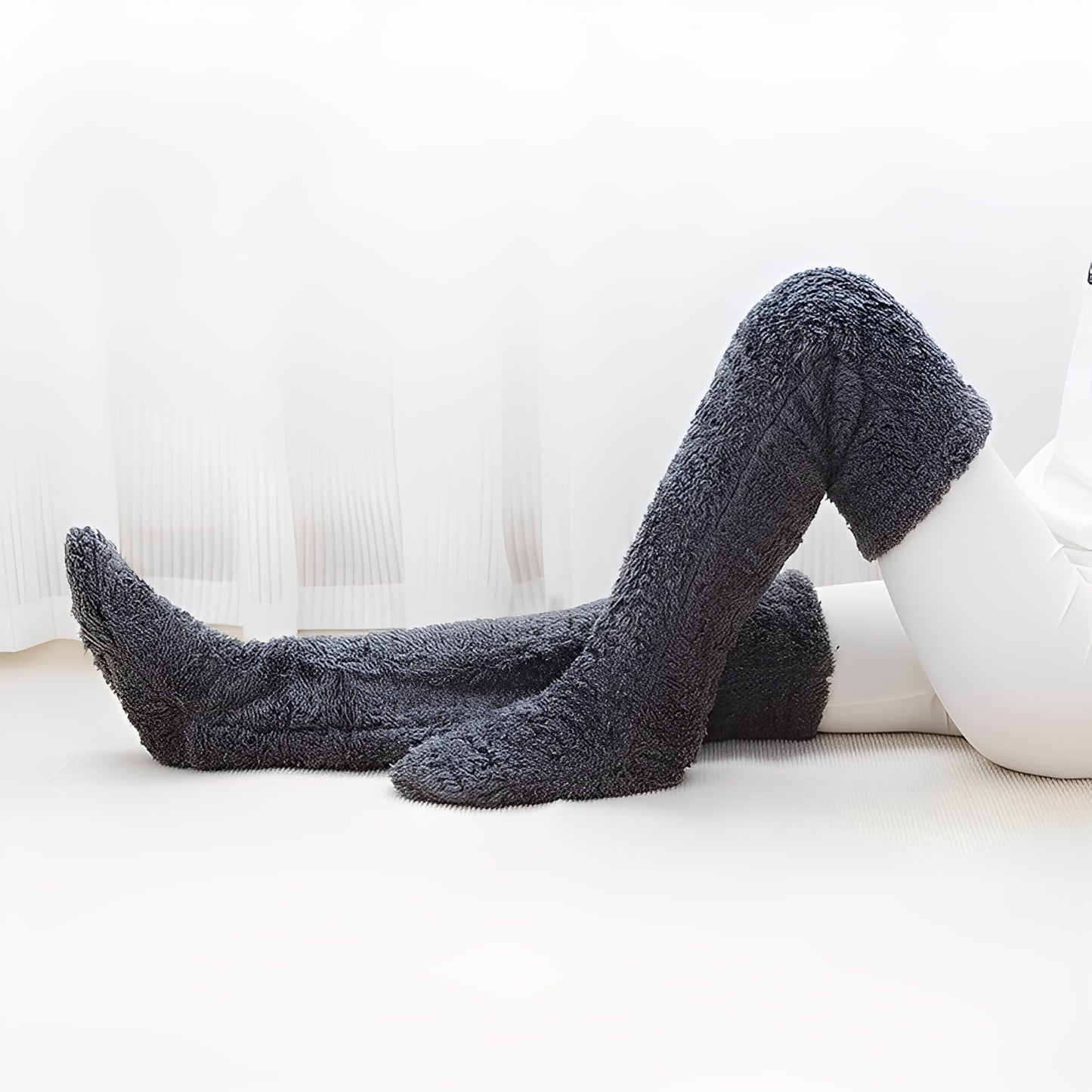 Camellia - Warme, überknielange Wintersocken für Damen