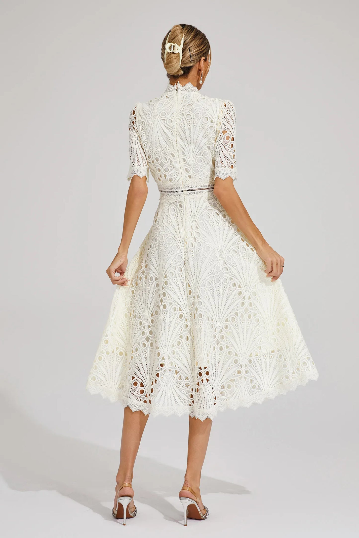 Pierre - Mittelkleid Spitze und Raffinesse