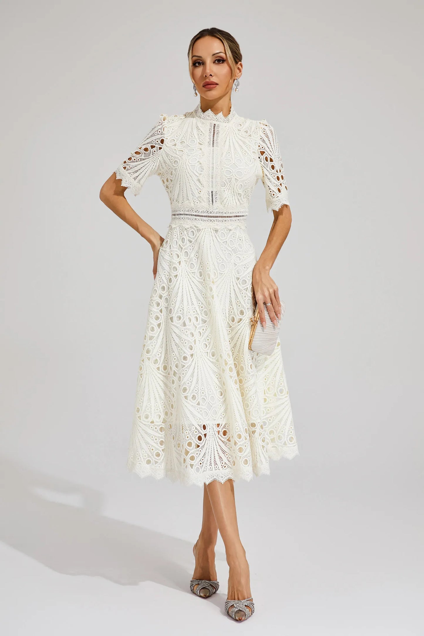 Pierre - Mittelkleid Spitze und Raffinesse