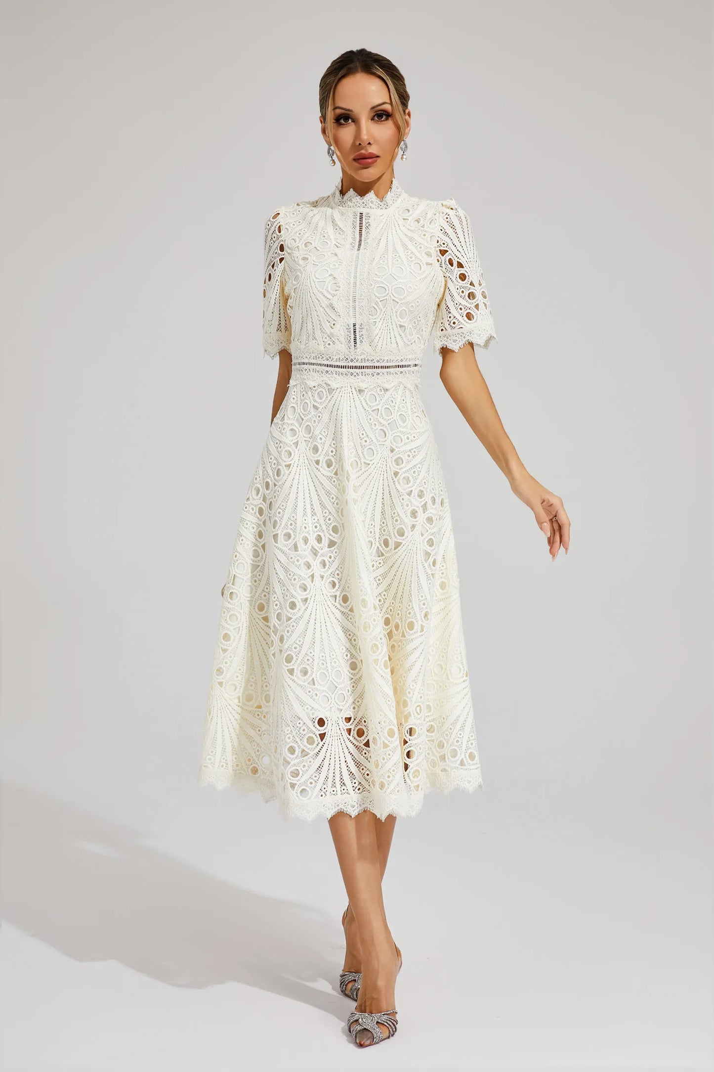 Pierre - Mittelkleid Spitze und Raffinesse