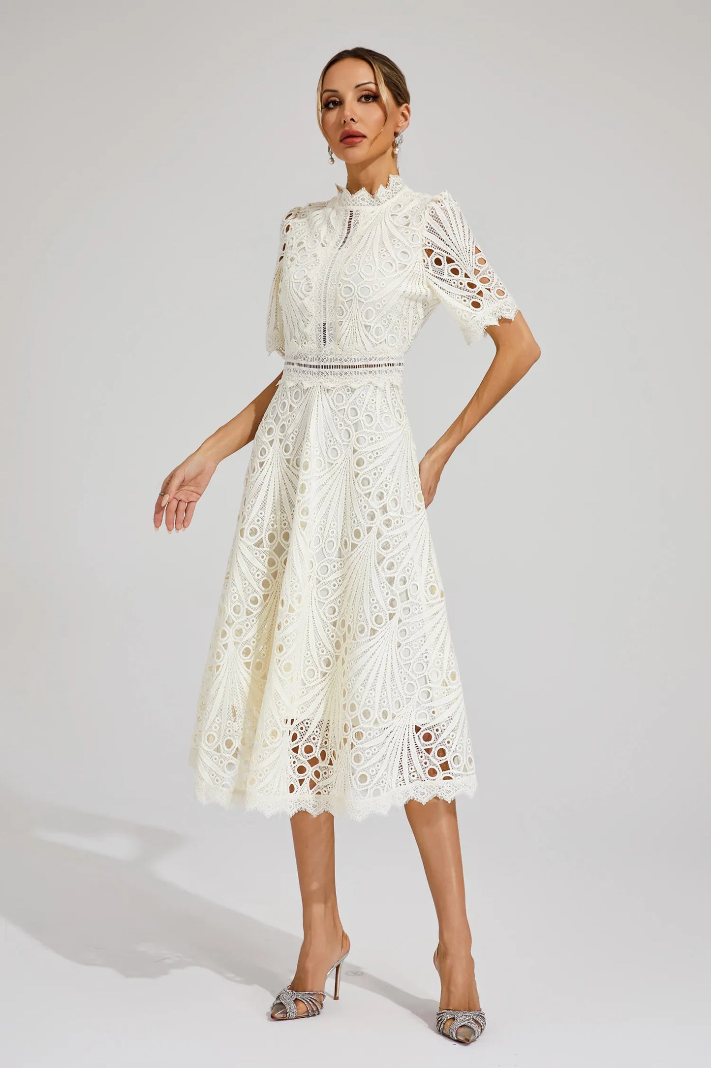 Pierre - Mittelkleid Spitze und Raffinesse