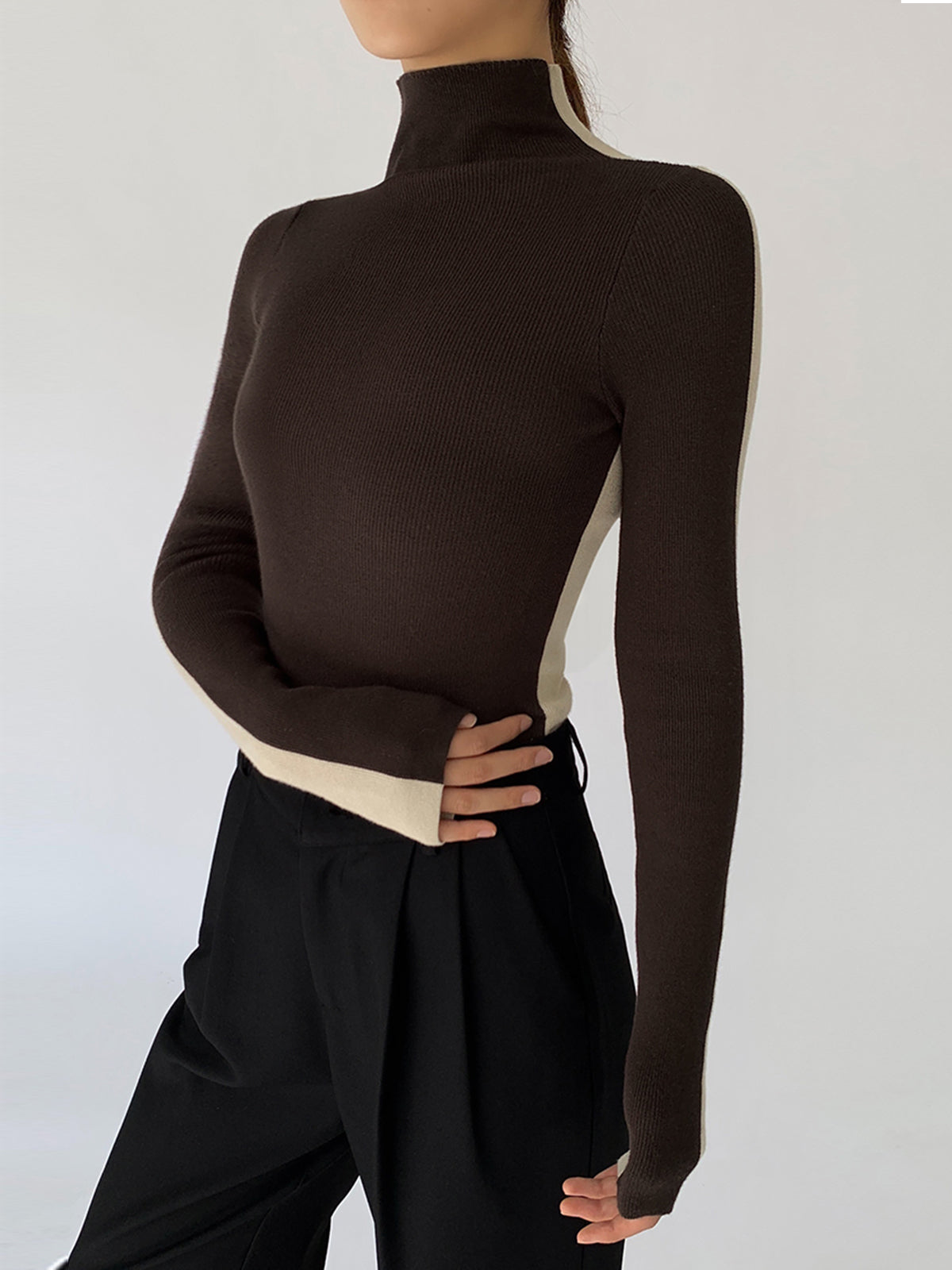 Tabea – Wendbares Stricktop in zwei Farben