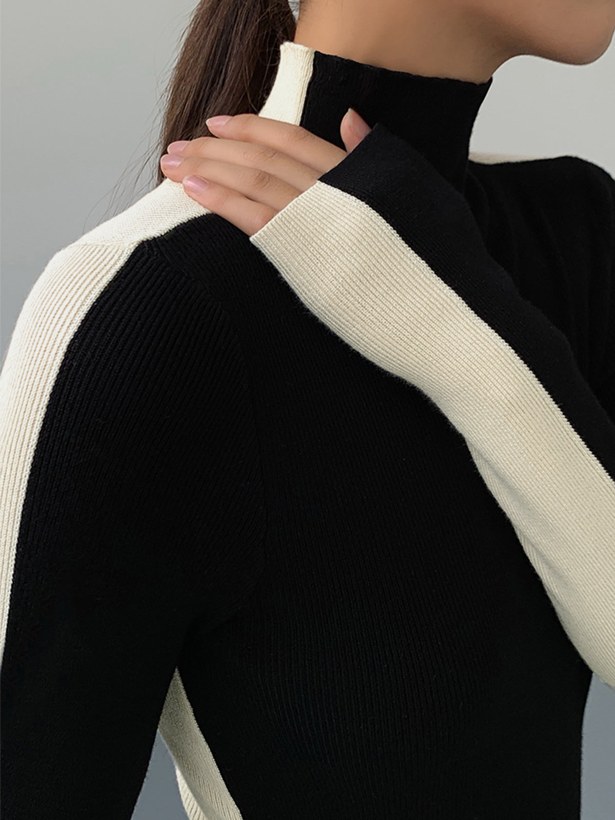 Tabea – Wendbares Stricktop in zwei Farben