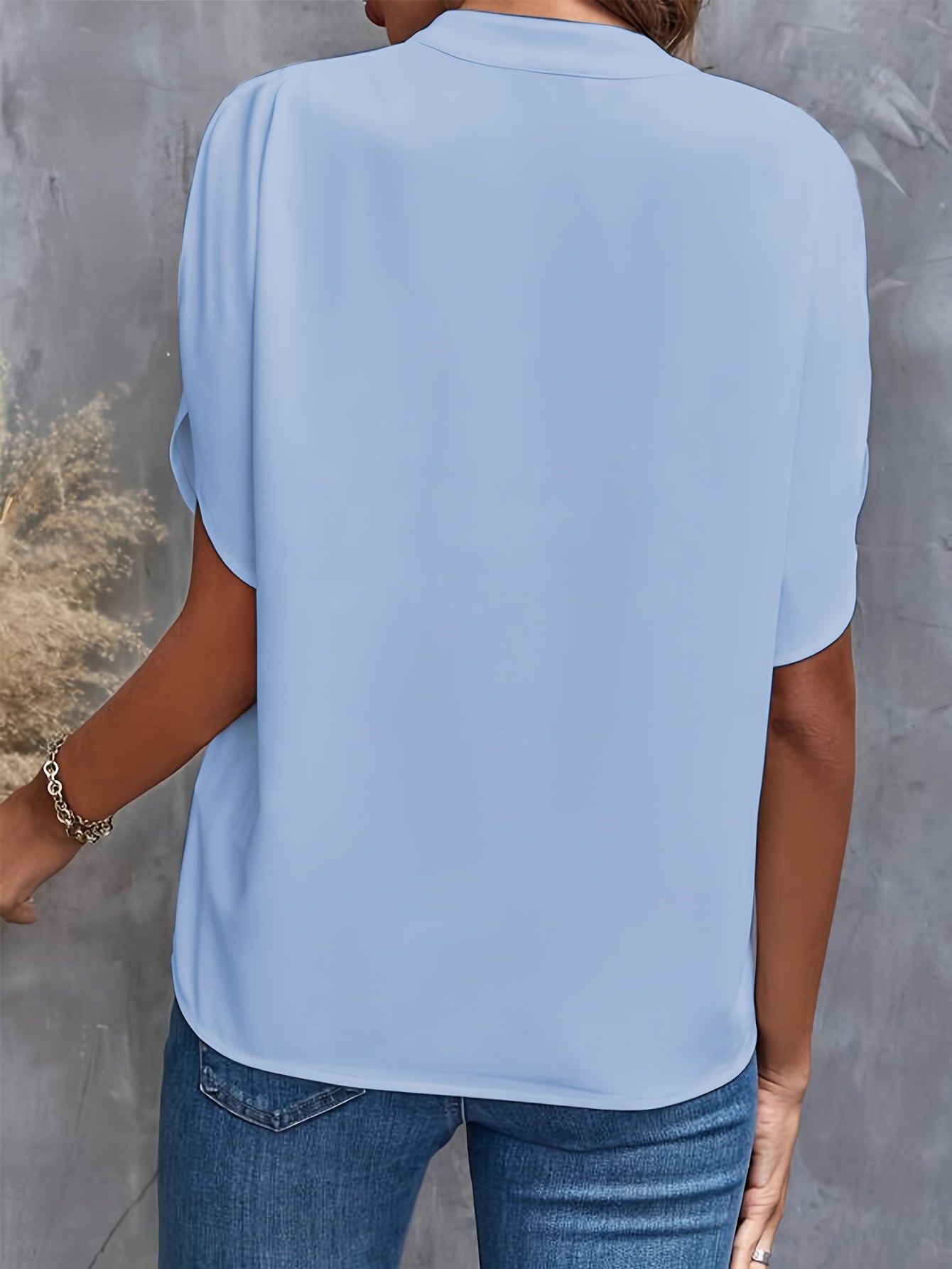 Billie – Zeitlose Bluse mit V-Ausschnitt