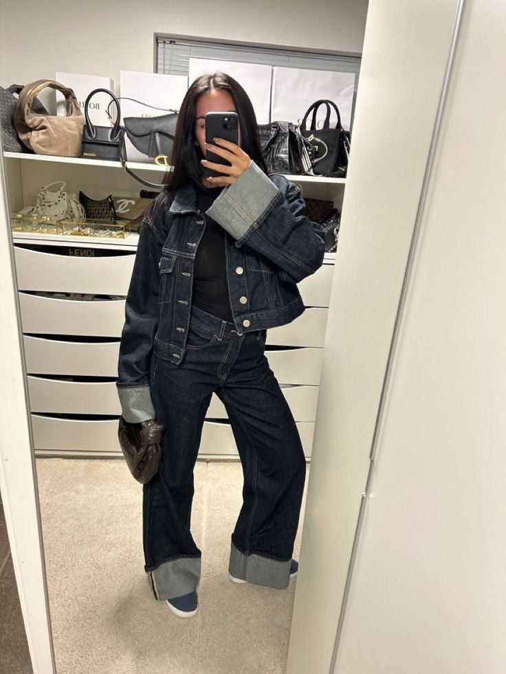 Clara – Denim-Set mit Truckerjacke & Hoch taillierte Jeans