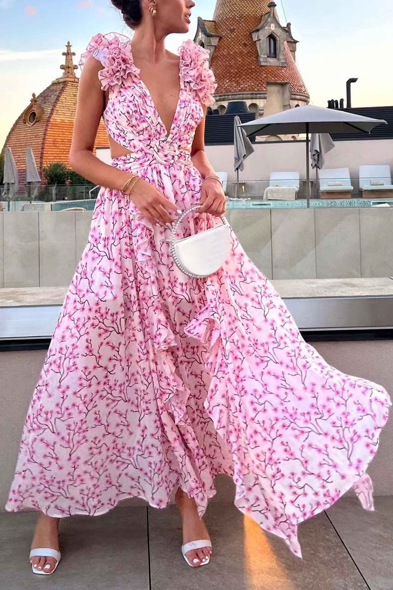 Noemi – Maxikleid mit Cut-Out und hohem Schlitz