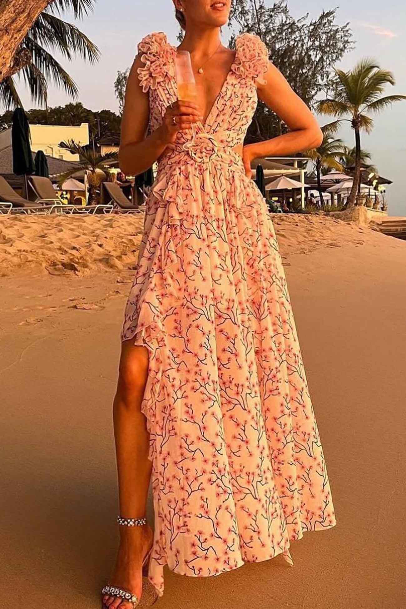 Noemi – Maxikleid mit Cut-Out und hohem Schlitz