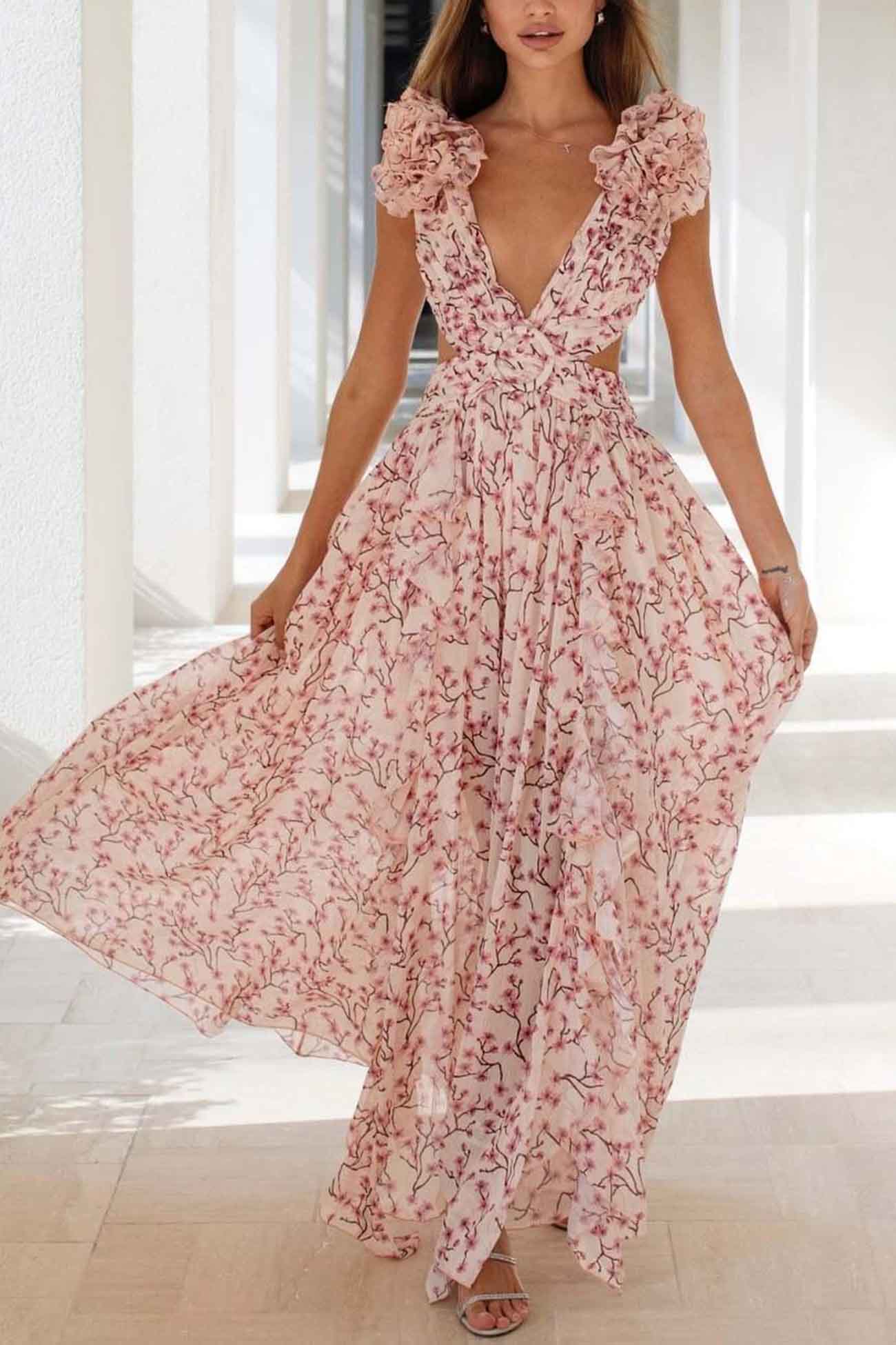 Noemi – Maxikleid mit Cut-Out und hohem Schlitz