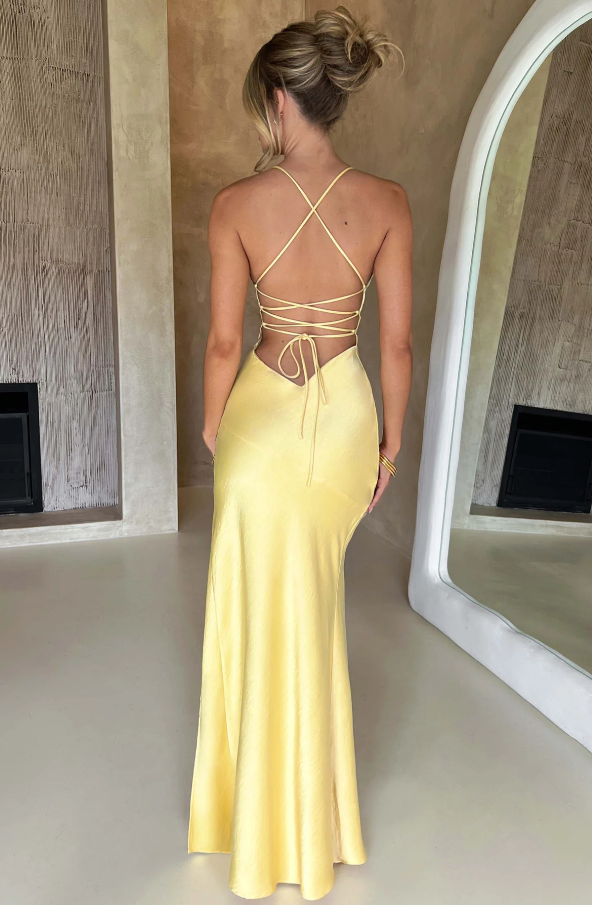 Seraphina - Langes Kleid mit hohem Schlitz am Oberschenkel