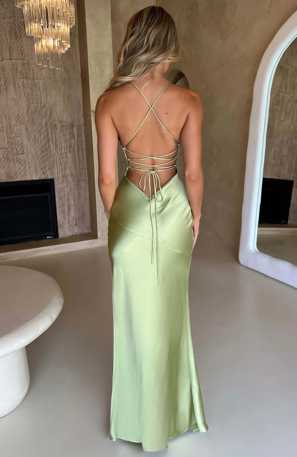 Seraphina - Langes Kleid mit hohem Schlitz am Oberschenkel