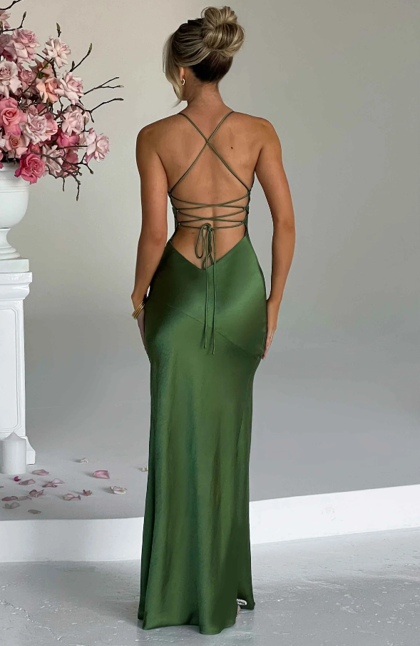 Seraphina - Langes Kleid mit hohem Schlitz am Oberschenkel
