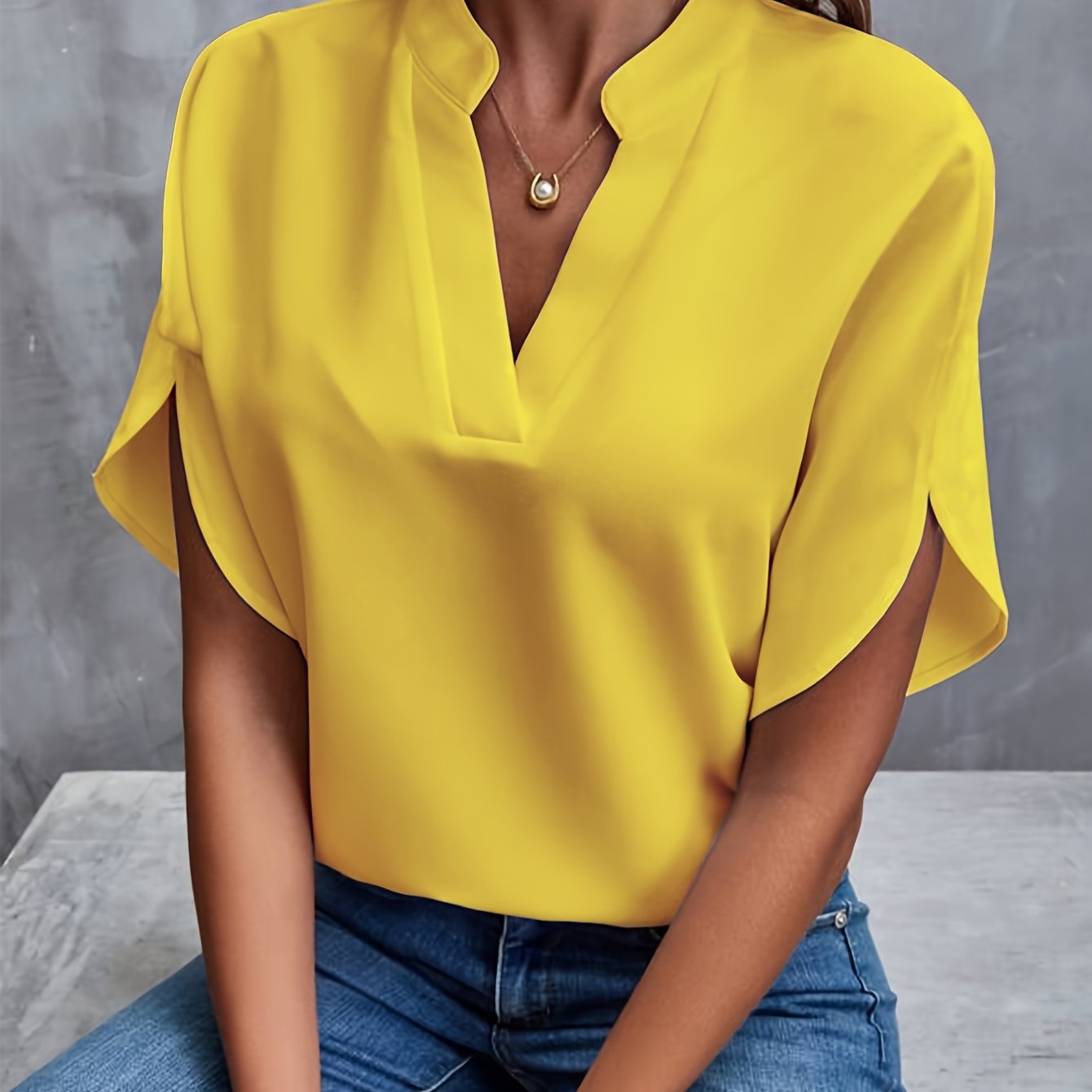 Billie – Zeitlose Bluse mit V-Ausschnitt