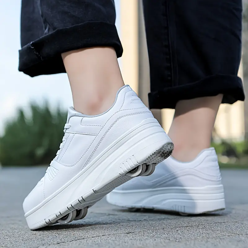 Mikee - Bequeme Rollschuh Sneaker Cool