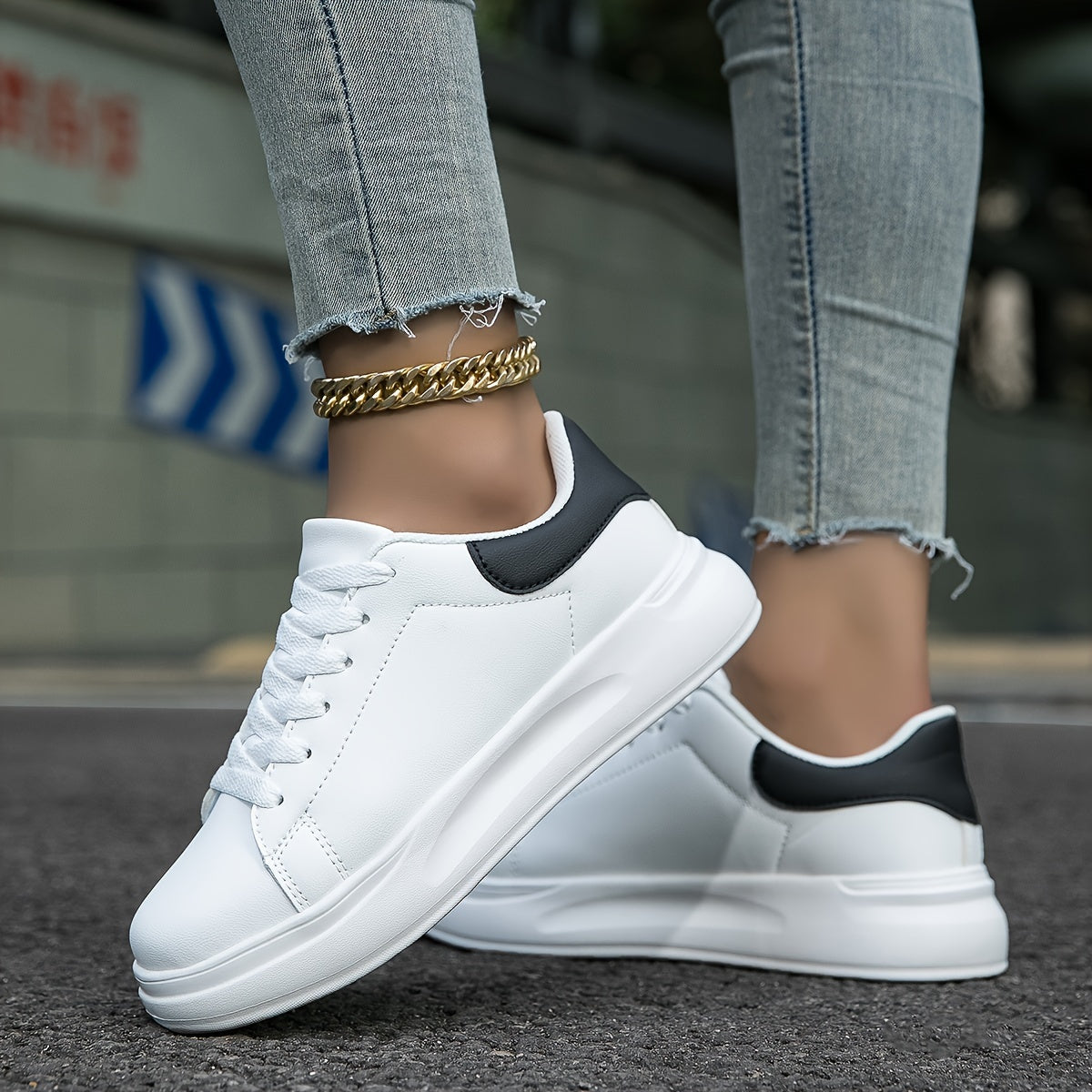 Romy – Weiße Leder-Sneaker in Clean Look