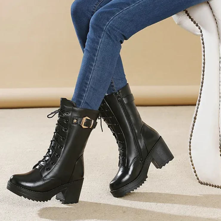 Claudia - Klassische Winterstiefel aus schwarzem Leder