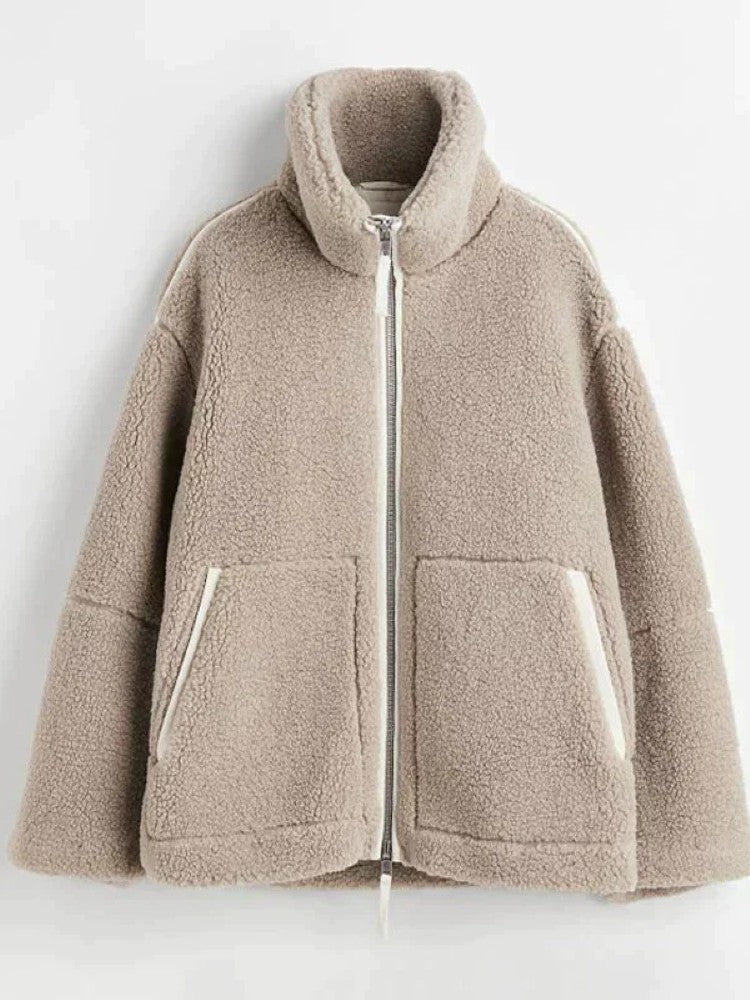 Daria – Mantel Teddy Oversize