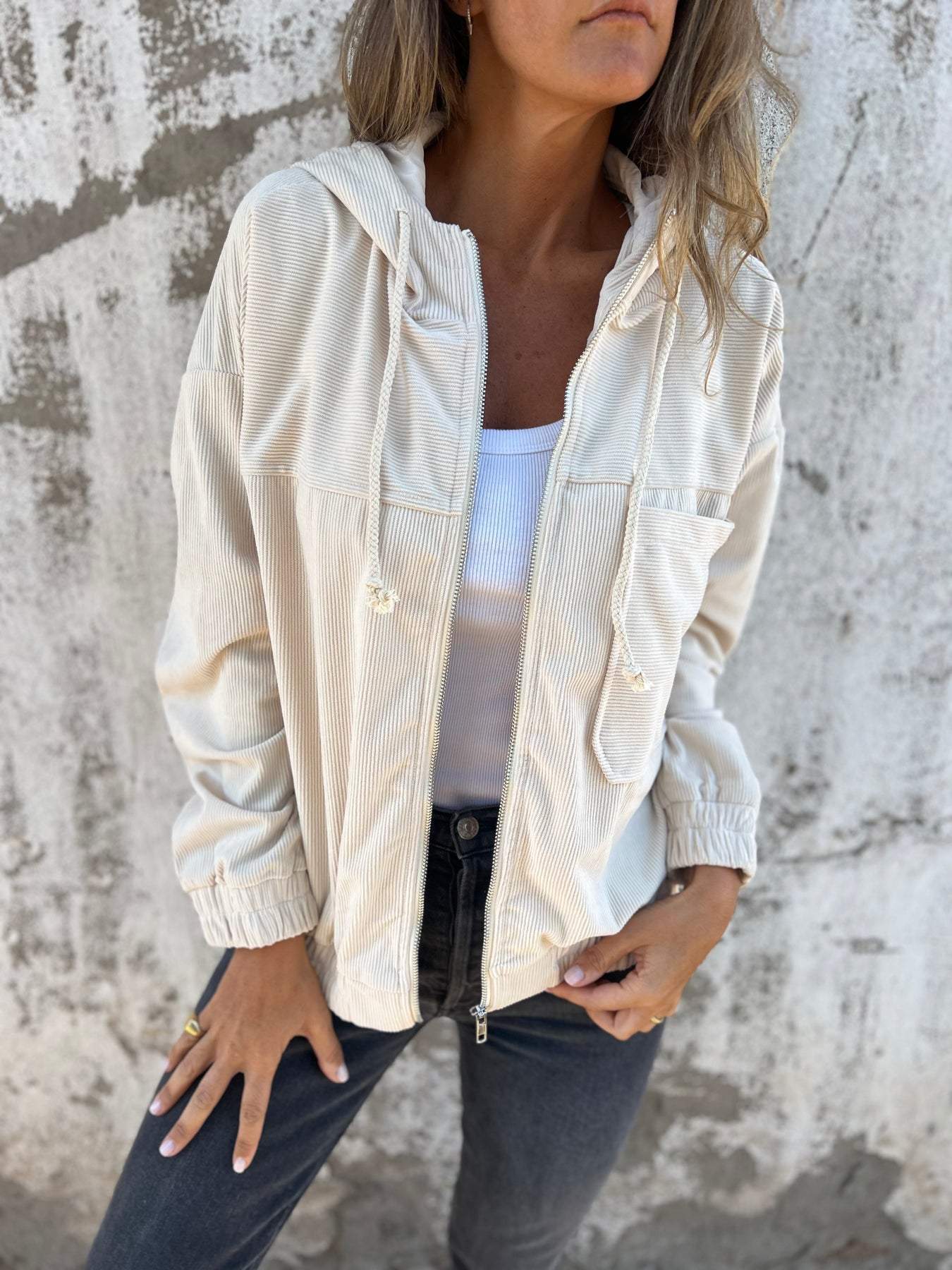 Ariellee – Lässige Jacke mit Kapuze und Reißverschluss