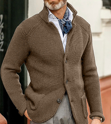Kiki - Bequeme Strickjacke mit Kapuze