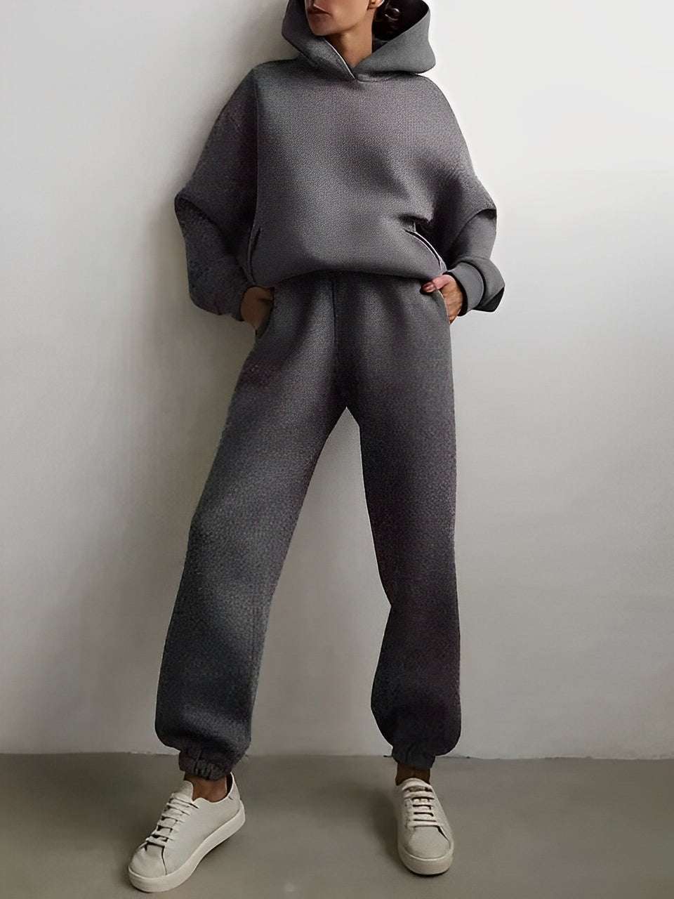 Nora – Frauen Kapuzenpulli und Jogginghosen Set