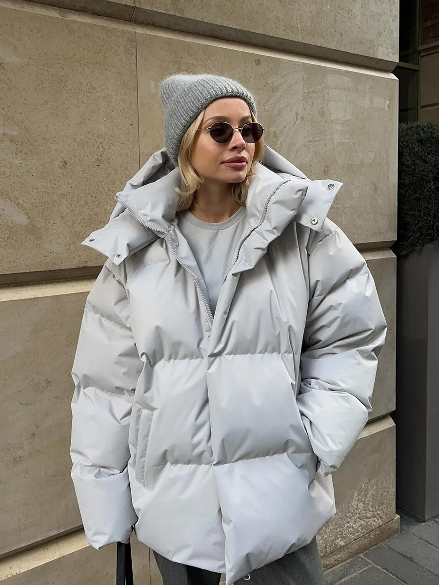 Louisa - Gepolsterte kurze Jacke mit Kapuze