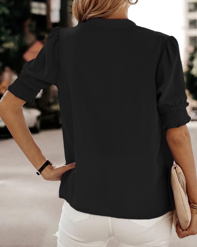 Sophia – V-Ausschnitt-Bluse mit Kurzen Ärmeln