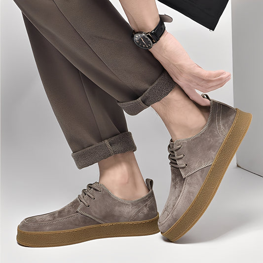 Riordan - Stilvolle flache Wildledersneaker für Herren