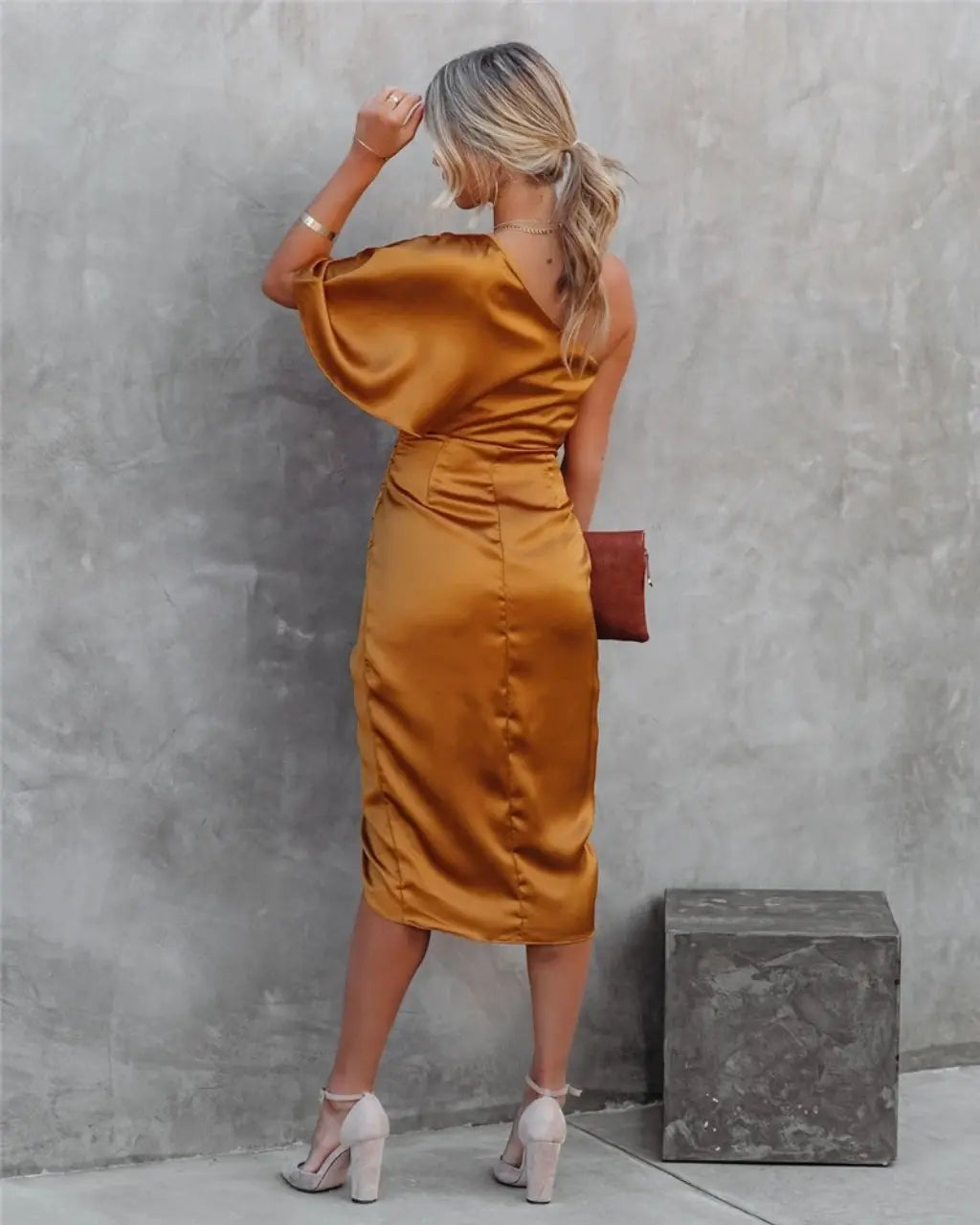 Aisha - Glamouröses Drapé-Midikleid für Damen