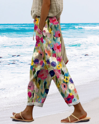 Selma – Weit geschnittene Blumenhose mit stylischem Print